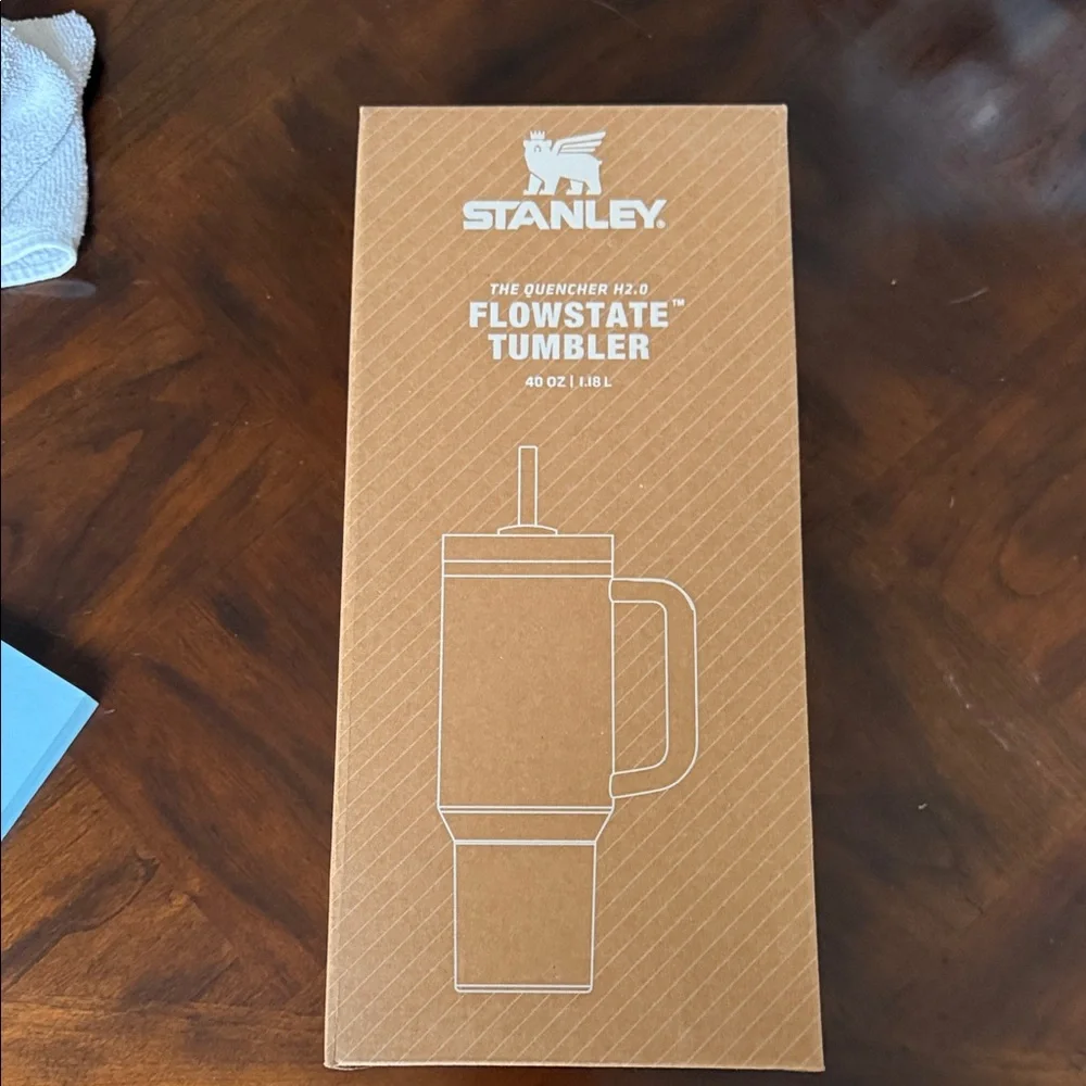 Stanley 40 oz Tumbler In Pink.  New in sealed box. - Picture 3 of 4